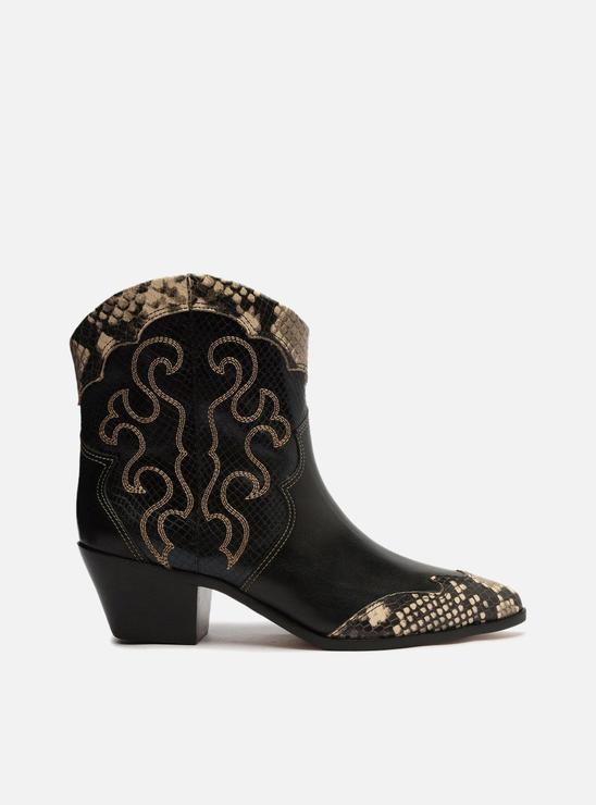 Bota Preta Couro Cano Curto Bordado Western