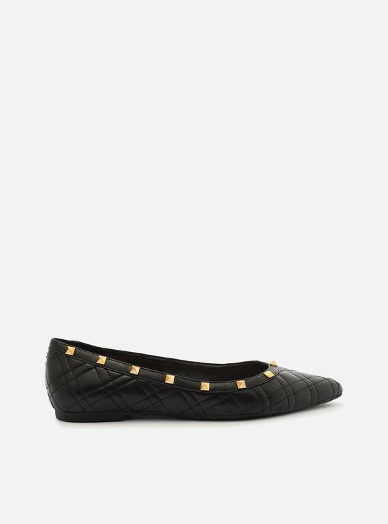 Sapatilha Preta Matelassê Bico Fino Spikes